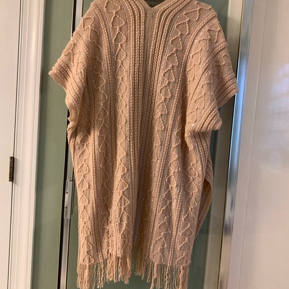 LVS Collection Open Cardigan Poncho Lightweight Peach Fringed One Size EUC - Picture 3 of 9